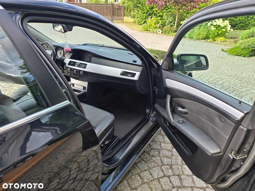 BMW Seria 5 523i - 12