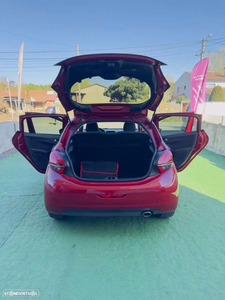 Peugeot 208 1.2 PureTech GT Line - 11