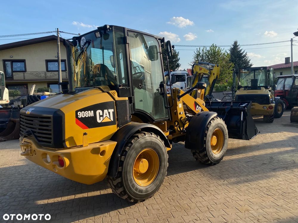 Caterpillar CAT 908M, 2017 ROK, 3900 MTH, ŁYŻKA OTWIERANA + WIDŁY, z NIEMIEC, - 5