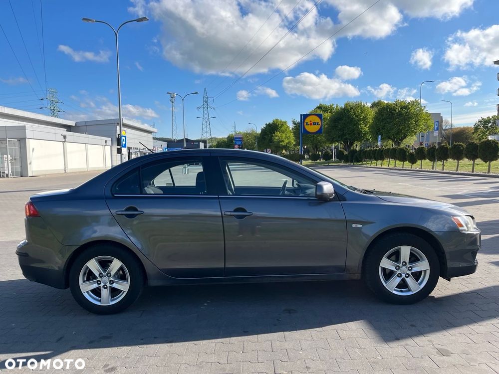 Mitsubishi Lancer - 7