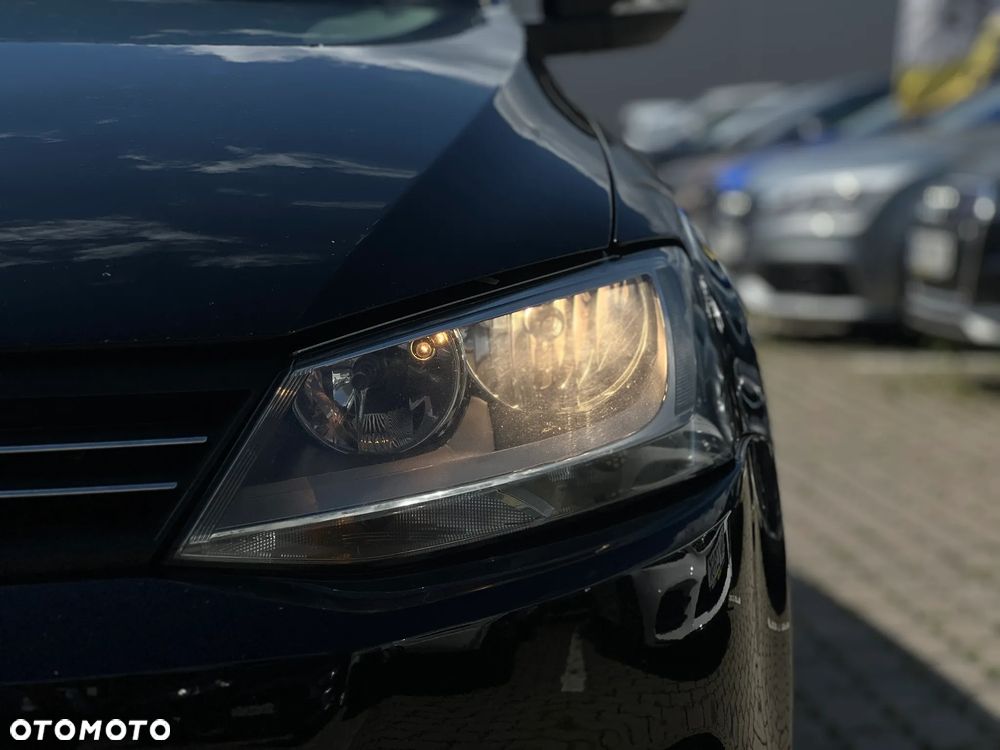 Volkswagen Jetta - 11