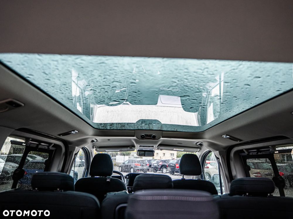 Ford Tourneo Custom - 39