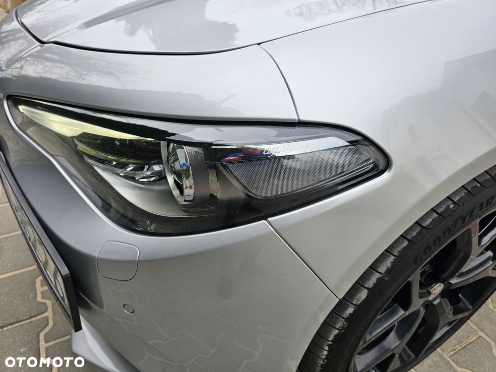 Alfa Romeo Giulia 2.0 Turbo 16V AT8-Q4 Veloce Ti - 24