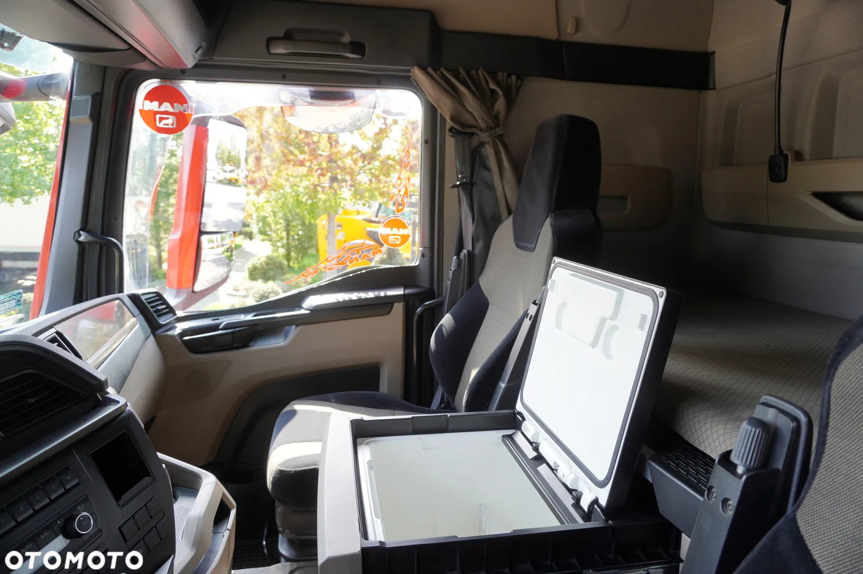 MAN TGS 33.510 / 6x4 / Kab. sypialna - 21
