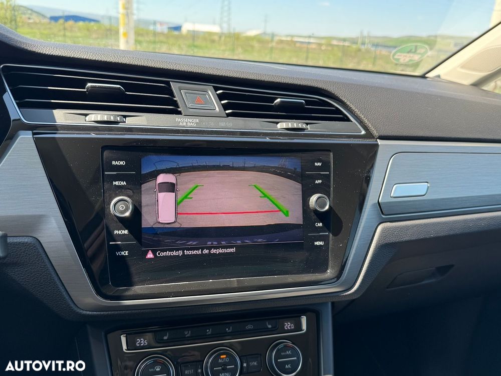 Volkswagen Touran - 5