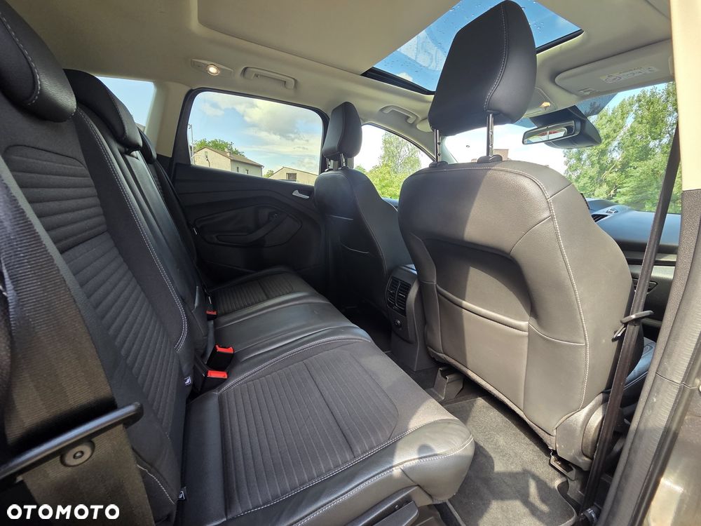 Ford Kuga 2.0 TDCi 2x4 Titanium - 8
