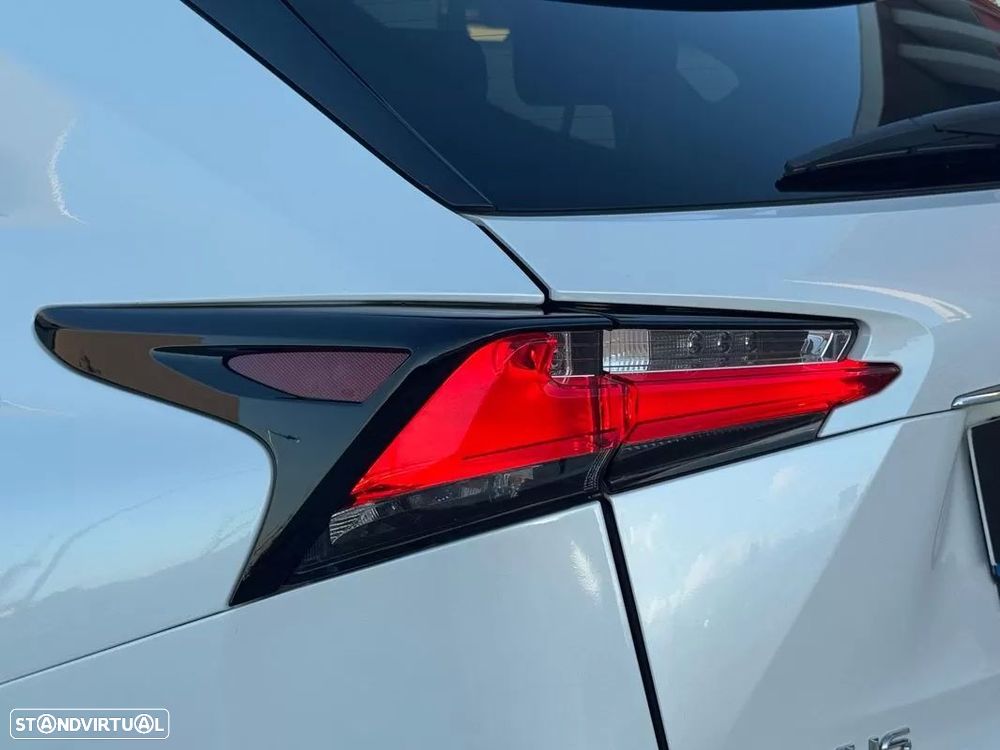 Lexus NX 300h Executive - 8