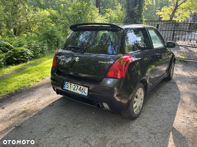 Suzuki Swift - 4