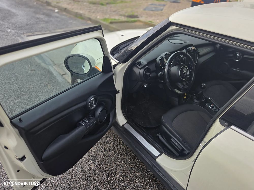 MINI 5 Portas Cooper D - 4