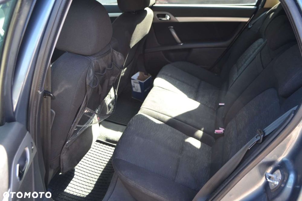 Peugeot 407 - 6