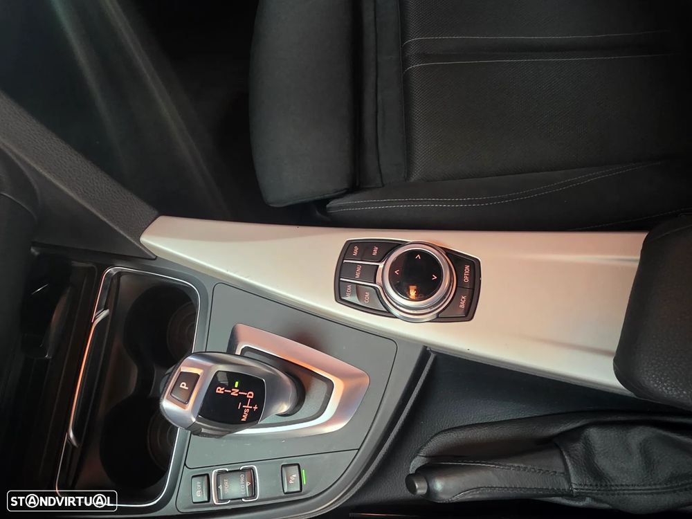 BMW 320 d Touring Aut. Sport Line - 26