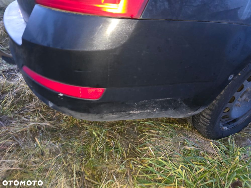 Zderzak  tył  skoda octavia  III  kombi  w  kolorze  LF9R - 2