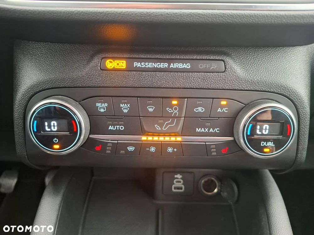 Ford Kuga - 21