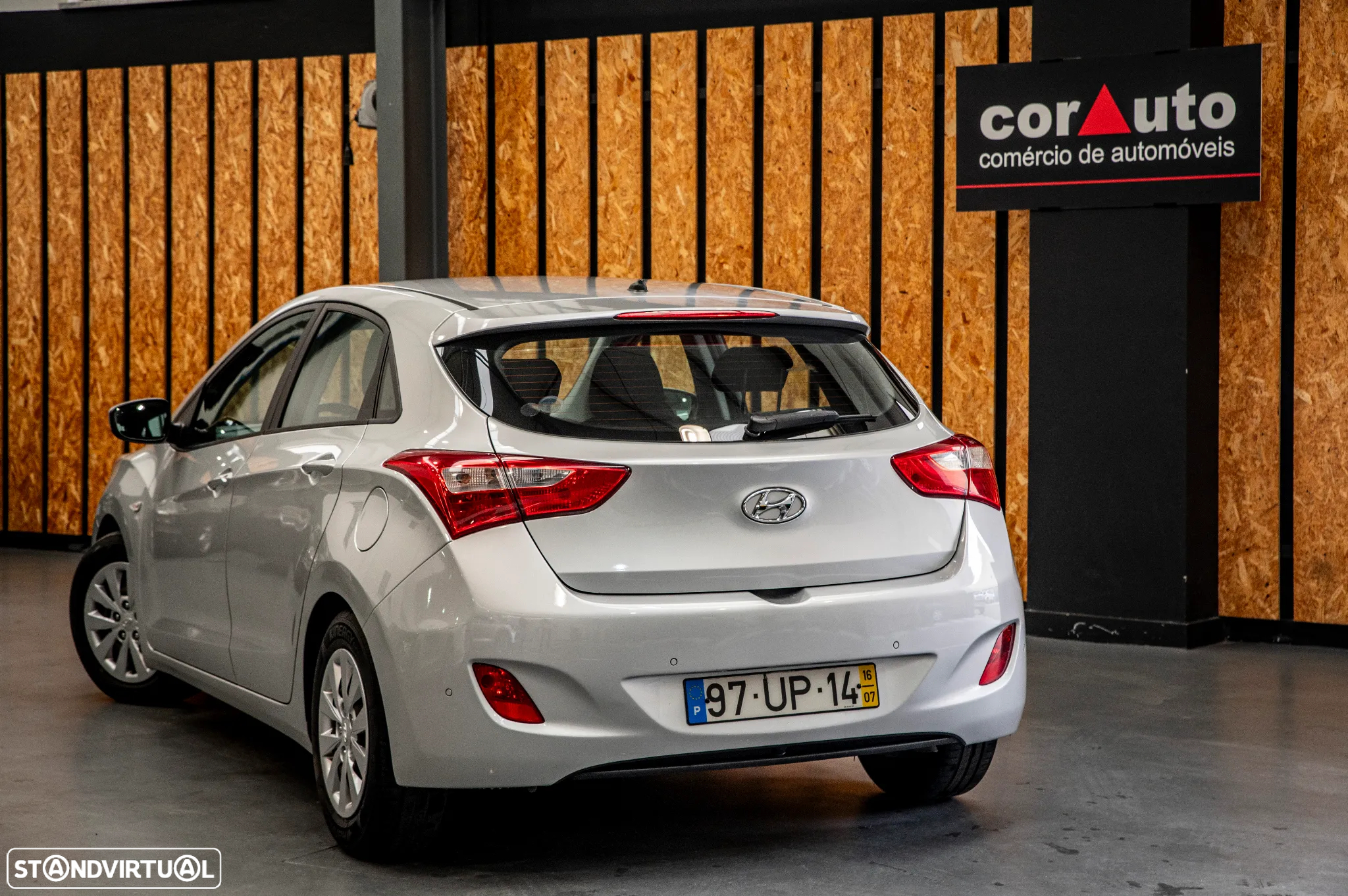 Hyundai i30 1.6 CRDI Blue Comfort - 13