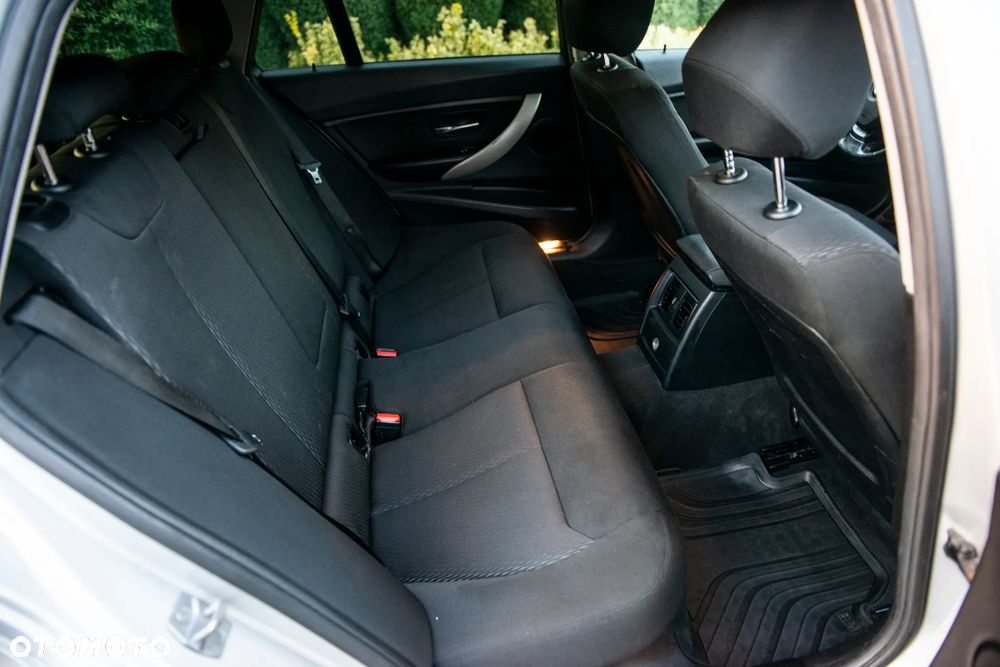 BMW Seria 3 320d DPF Edition Fleet - 36