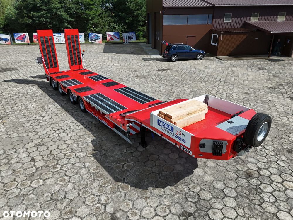 Inny 4 OSIOWA NISKOPODWOZIOWA z zagłębieniami na koła, rozciągana 5.000mm, długie najazdy 70T DMC - 8