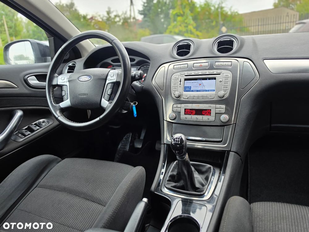 Ford Mondeo - 28