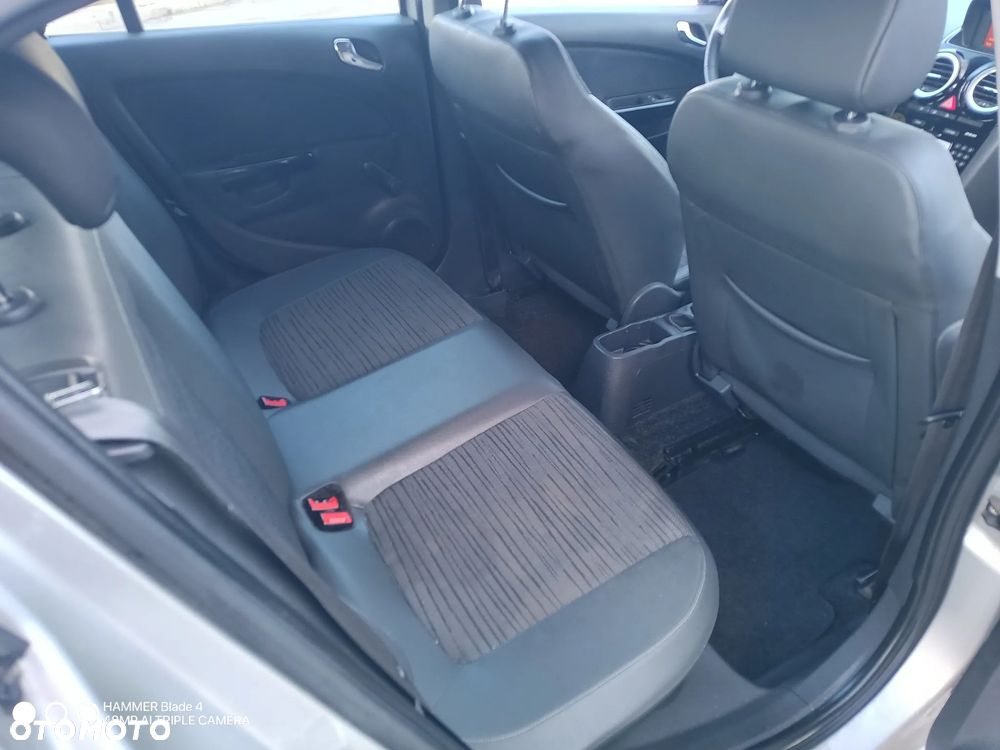 Opel Corsa 1.2 16V Cosmo - 21