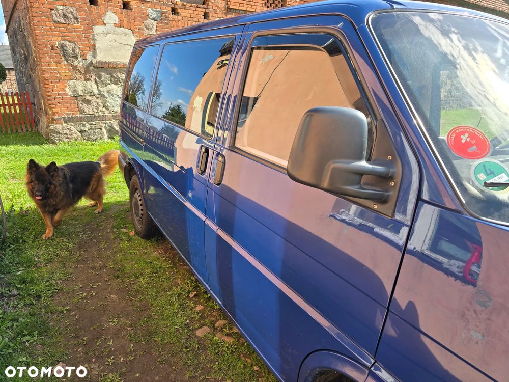 Volkswagen Caravelle Basis / CL - 9