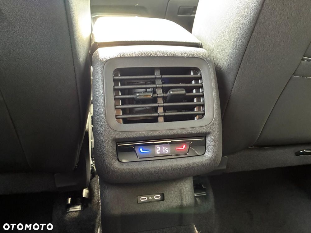 Volkswagen T-Roc - 28