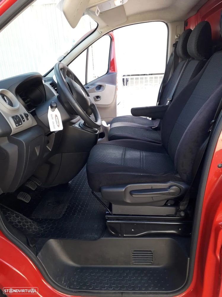 Renault Trafic III Combi - 10