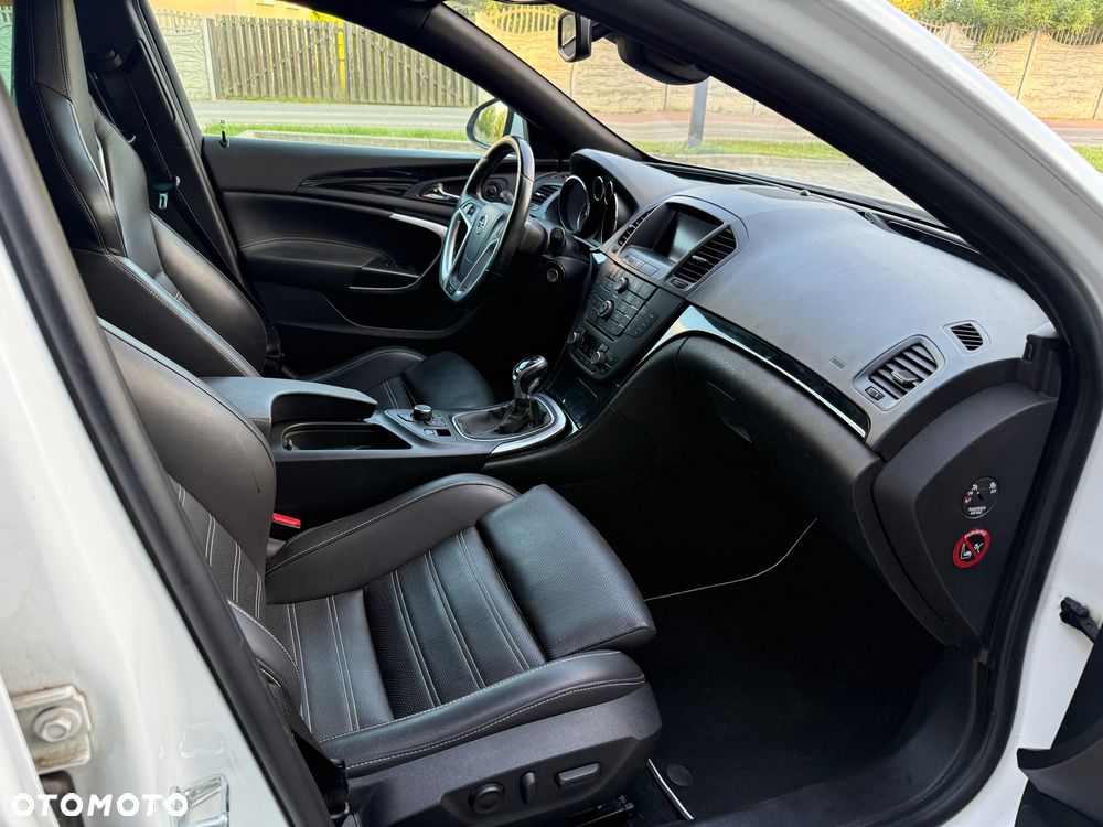 Opel Insignia 2.8 V6 Turbo 4x4 Sports Tourer OPC - 11