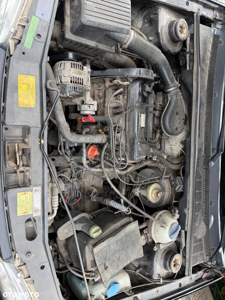 Volkswagen Golf 1.8 GL - 14