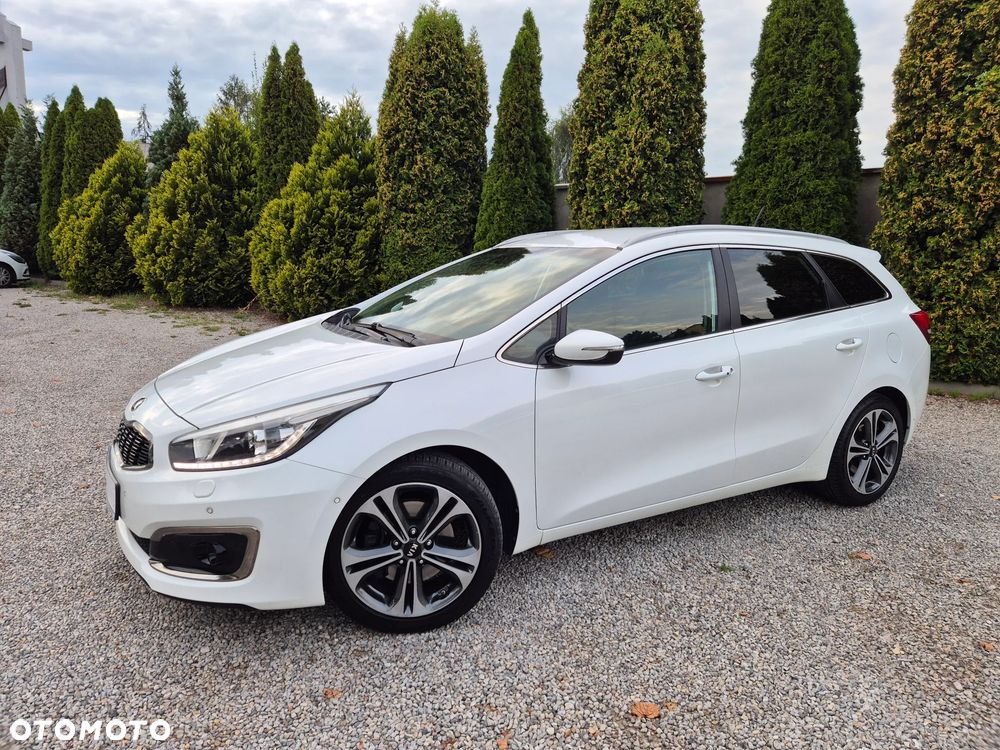 Kia Ceed 1.6 GDI ISG Spirit - 26