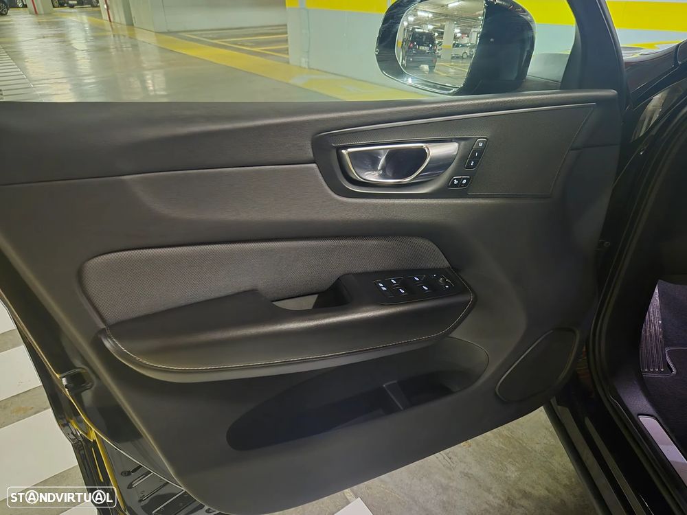 Volvo XC 60 2.0 D4 R-Design Geartronic - 39