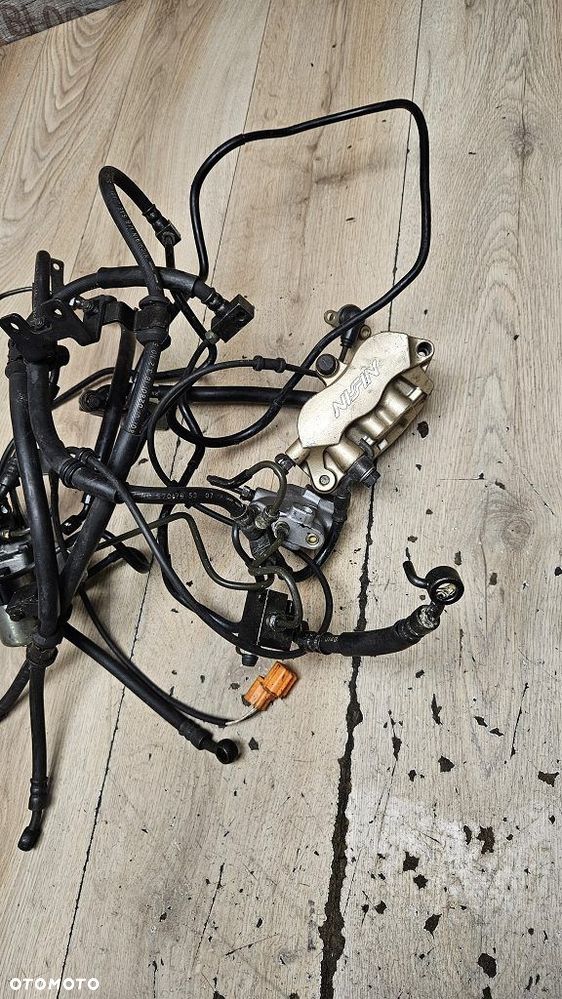 Zacisk hamulcowy Nissin pompa ABS przewód - 2