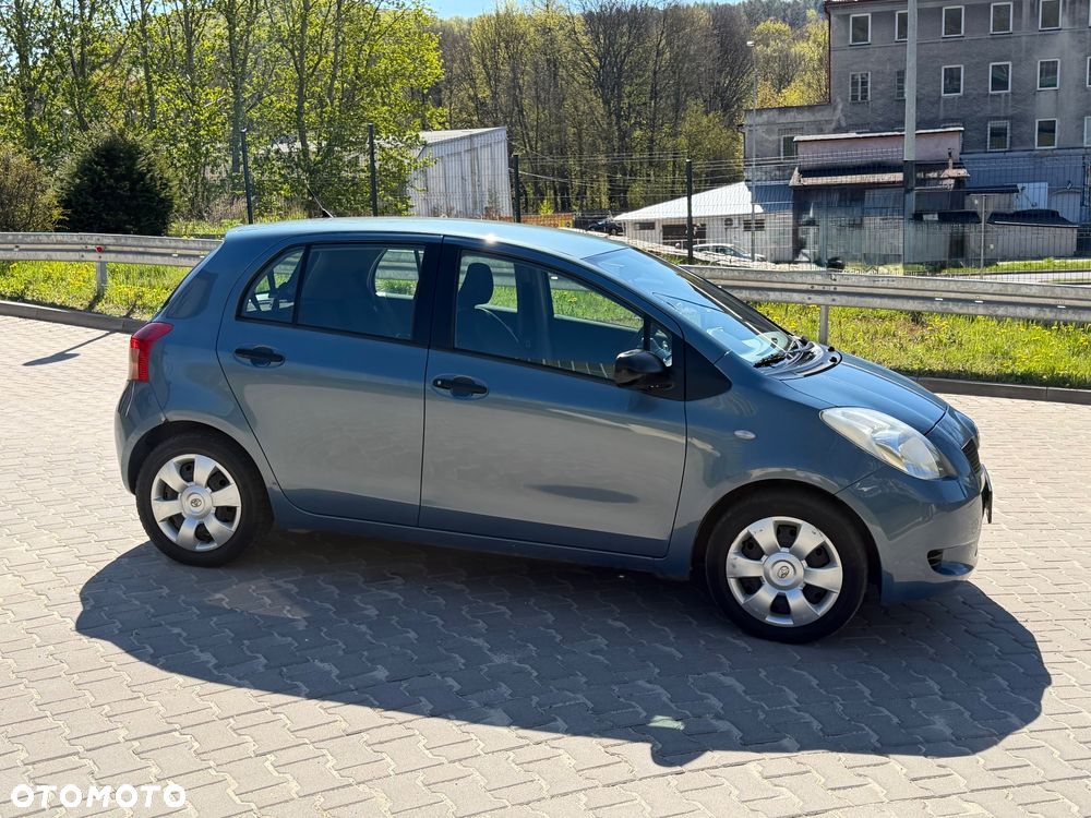 Toyota Yaris 1.3 - 5