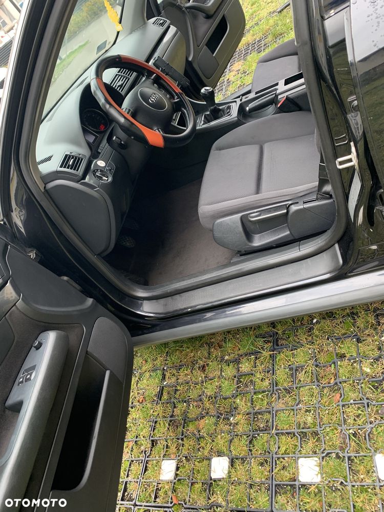 Audi A4 Limousine - 4