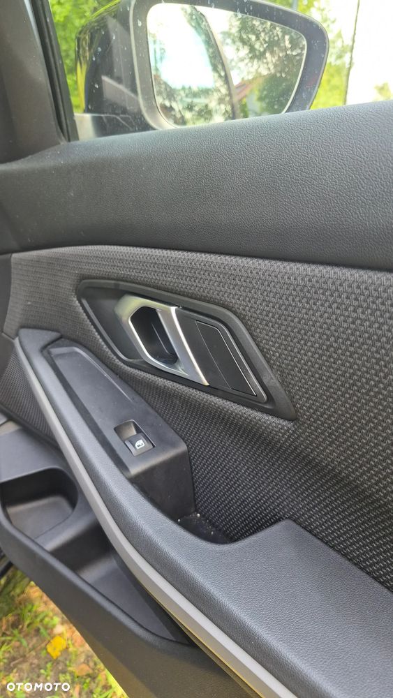 BMW Seria 3 318i Advantage - 18
