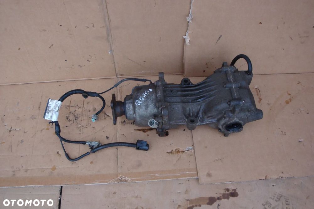 NISSAN QASHQAI J10 06-13 2.0B most tylny - 1