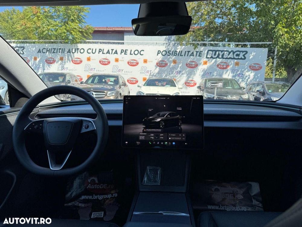 Tesla Model 3 - 8