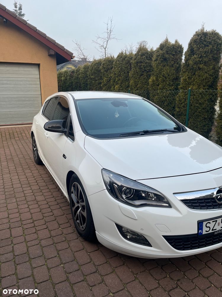 Opel Astra 1.6 Turbo Edition - 2