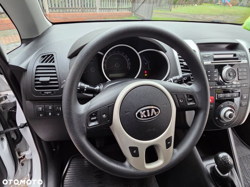 Kia Venga - 17