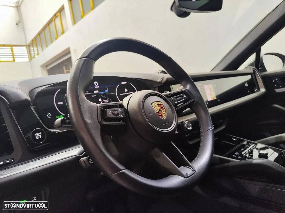 Porsche Cayenne Coupé E-Hybrid - 18
