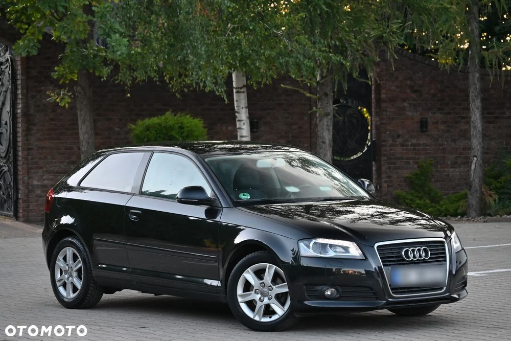 Audi A3 3-drzwiowe 1.6 Attraction - 1