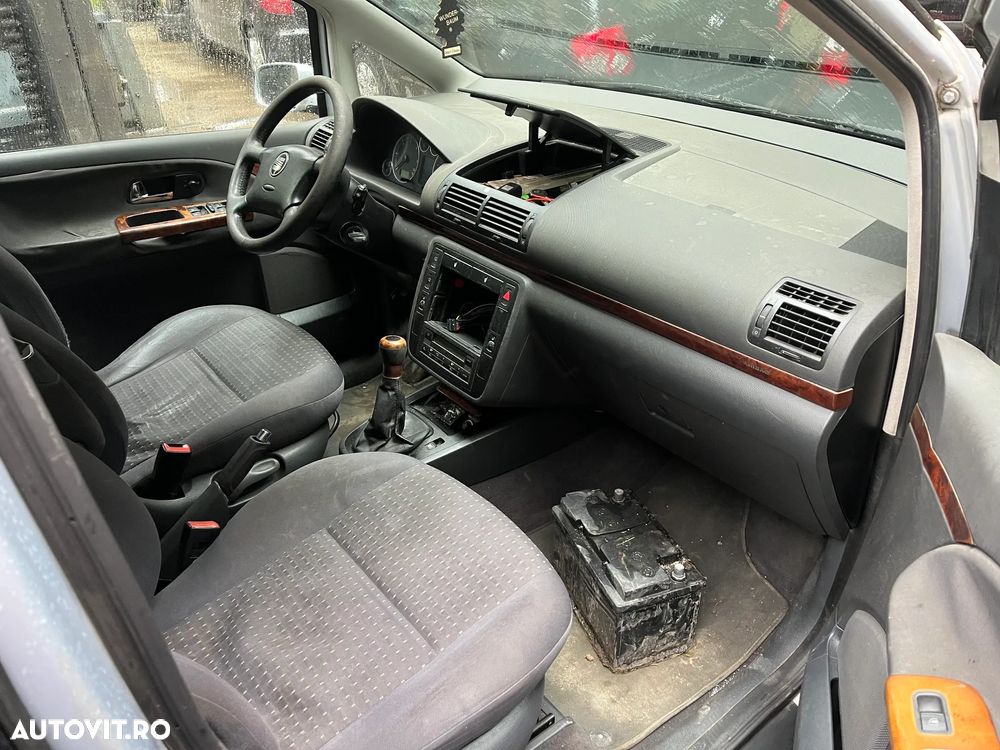 Dezmembrez Seat Alhambra 2003 gri argintiu 1,9 TDI cod AUY - 7