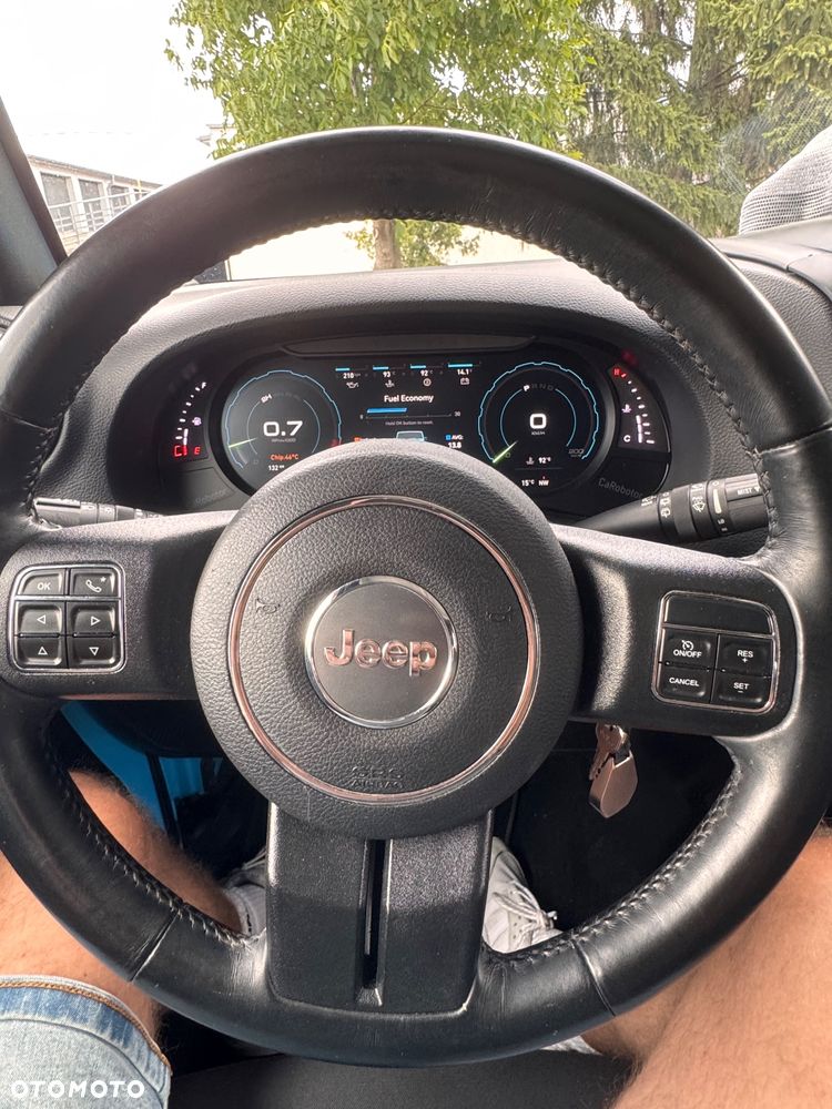 Jeep Wrangler - 12