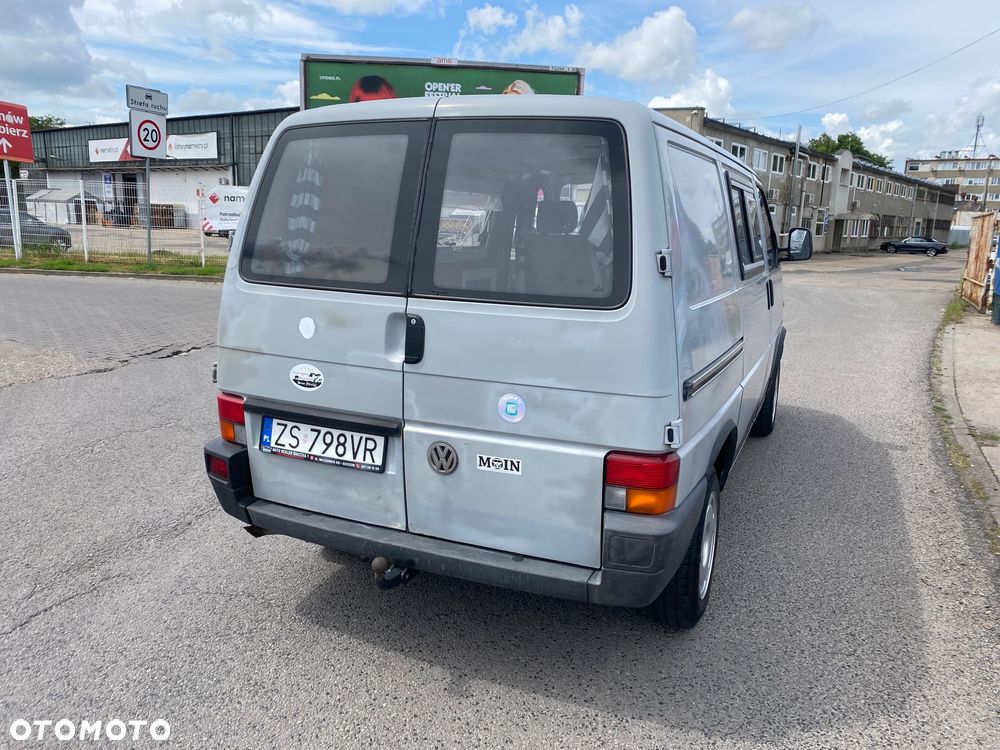 Volkswagen Caravelle - 36