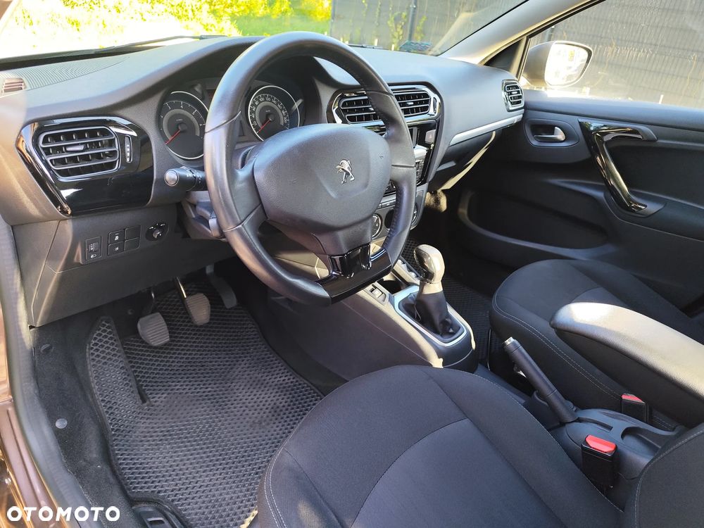 Peugeot 301 1.6 VTi Allure - 30