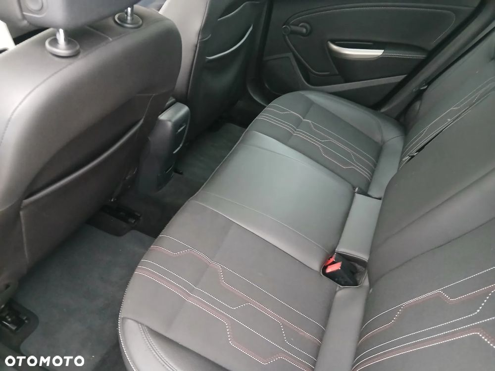 Opel Astra 1.4 Turbo 150 Jahre - 11