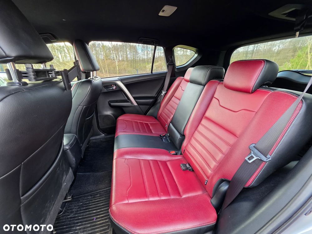 Toyota RAV4 - 9