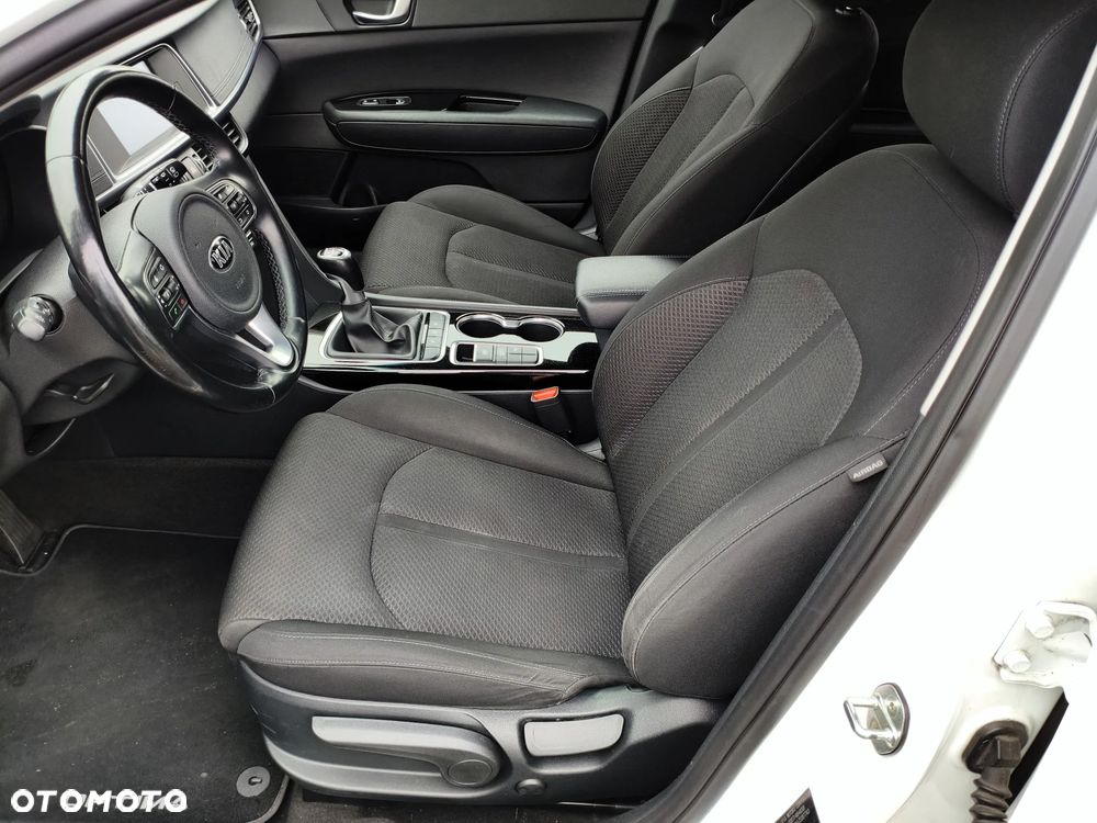 Kia Optima Sportagon 2.0 CVVL Vision - 18