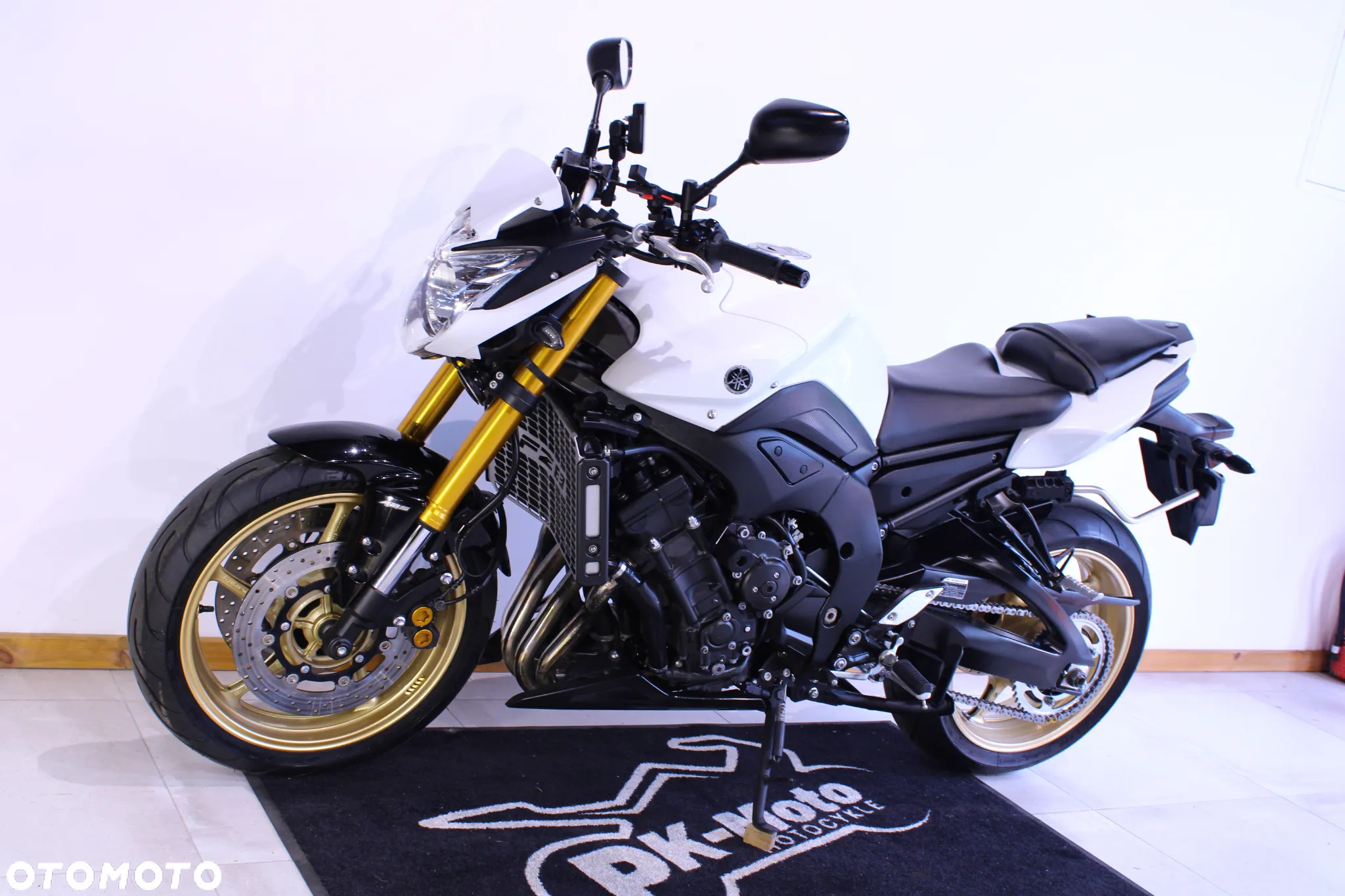 Yamaha FZ8 - 4