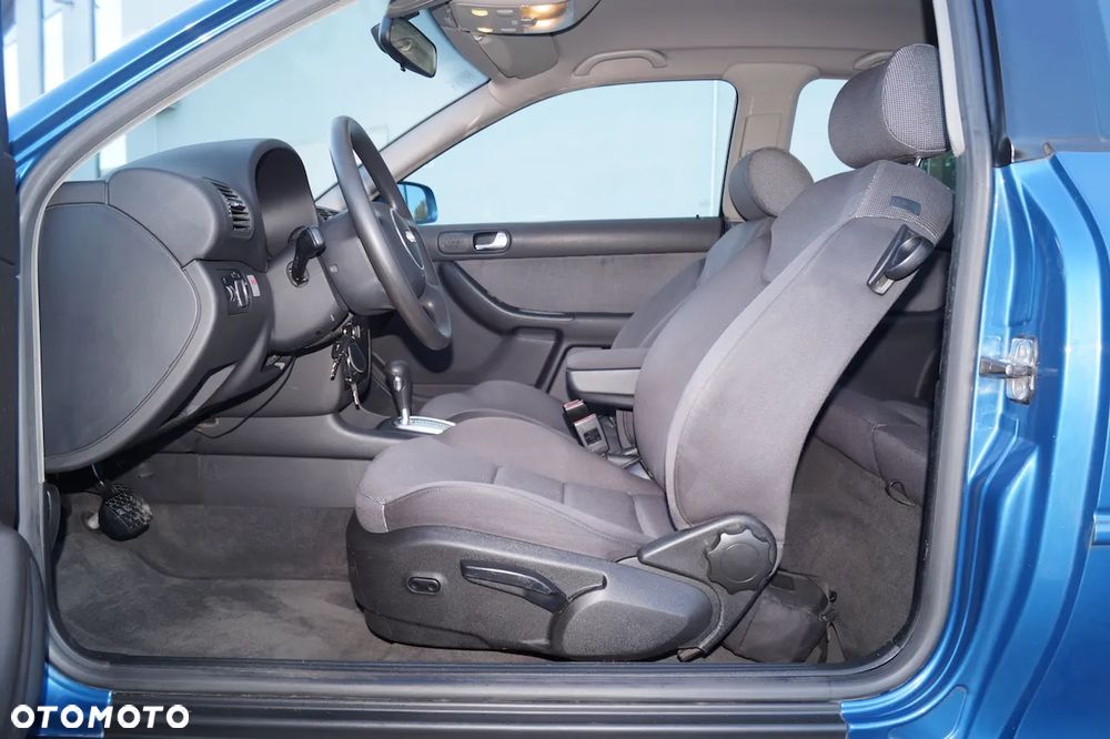 Audi A3 3-drzwiowe 1.6 Ambition - 6