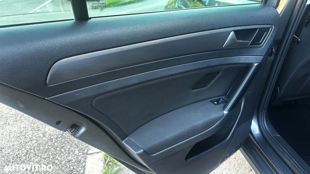 Volkswagen Golf 1.6 TDI (BlueMotion Technology) Trendline - 16