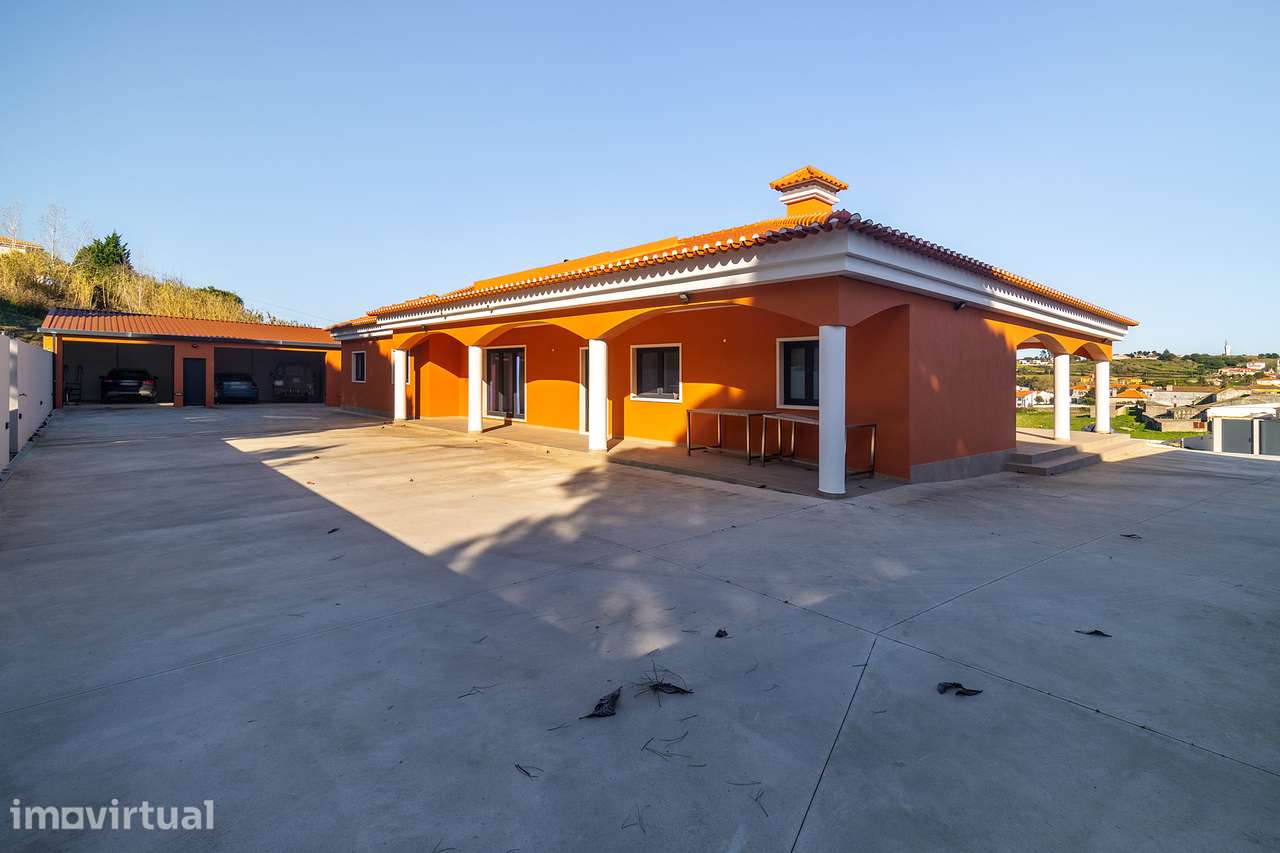 Propriedade com Moradia T5 com piscina ,Sobral de Monte Agraço - Grande imagem: 4/39